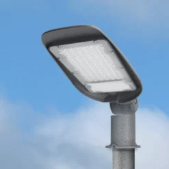 LED Straßenlaterne IP65 - 30W 2550 Lumen - 6500K Tageslichtweiß