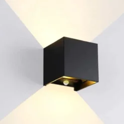 LED Wandlampe mit Bewegungs- und Dämmerungssensor - 2x3W dimmbar - 2700K