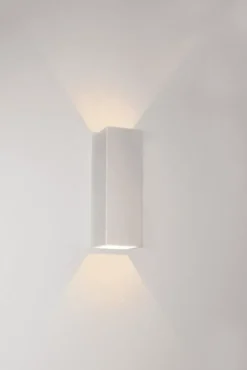 LED-Wandleuchte Weiß – VEGAS150 – Nach oben und unten schwenkbar – IP65 – 2 x 2,3 W, 2700 K – 150 mm